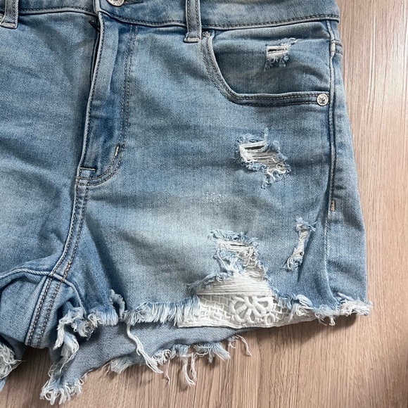 American Eagle Distressed Denim Shorts Size 10 - Picture 4 of 10